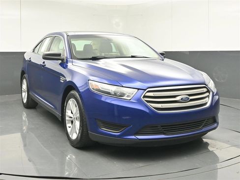Used 2015 Ford Taurus SE FWD image 1