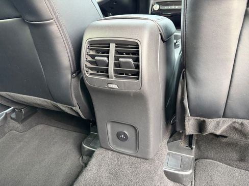 Used 2025 Ford Escape Platinum AWD/4WD image 33
