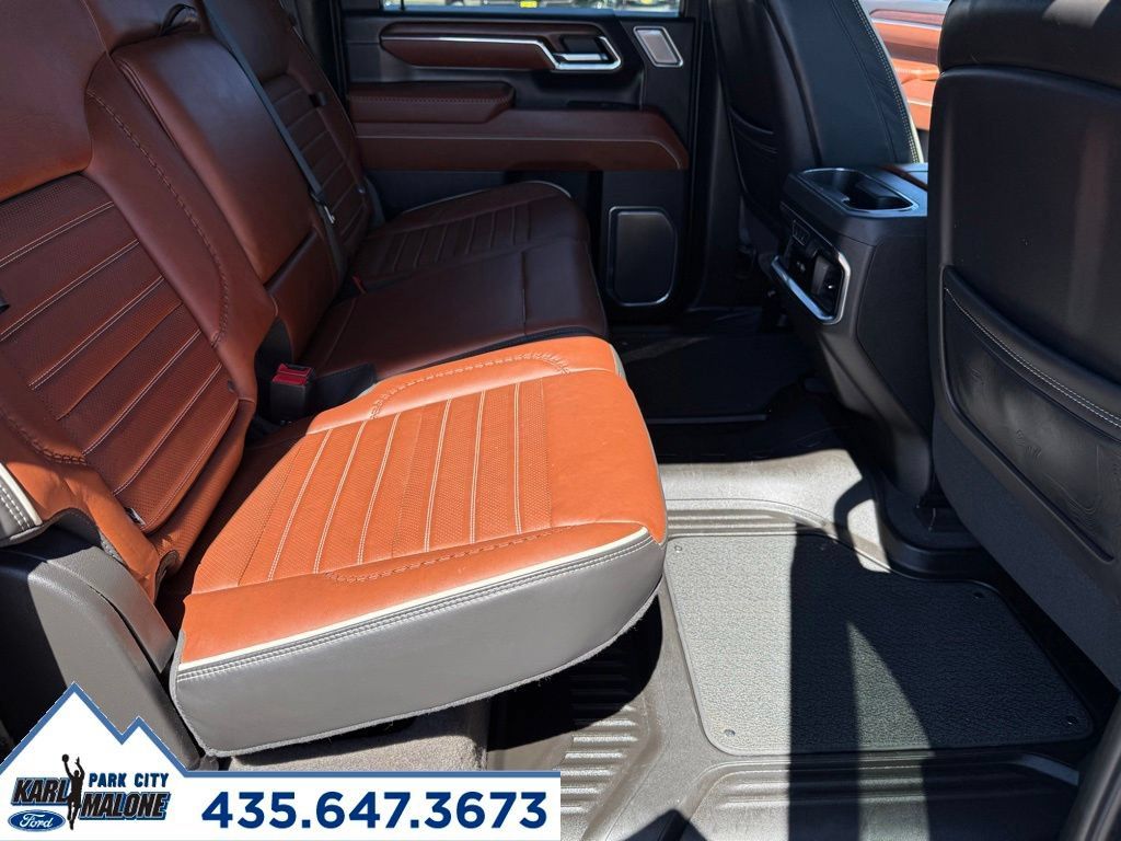 Used 2024 GMC Sierra 3500 Denali Ultimate AWD/4WD image 36