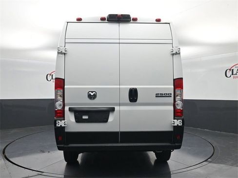 Used 2023 RAM ProMaster 2500 image 8