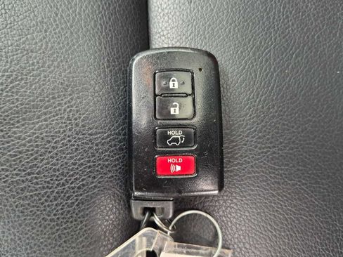 Used 2015 Toyota RAV4 Limited w/ Technology Package AWD/4WD image 37