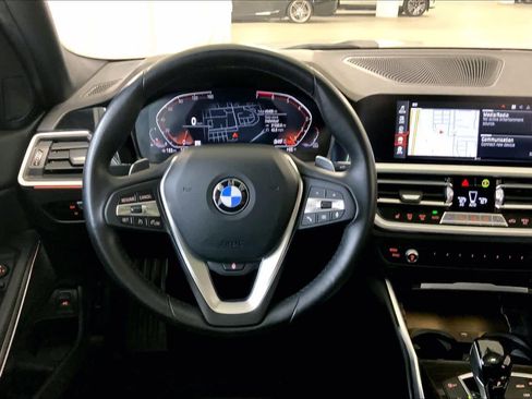 Used 2019 BMW 330i xDrive Sedan w/ Convenience Package image 5