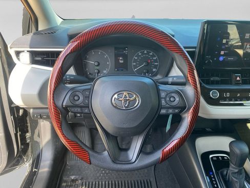 Used 2025 Toyota Corolla LE FWD image 18
