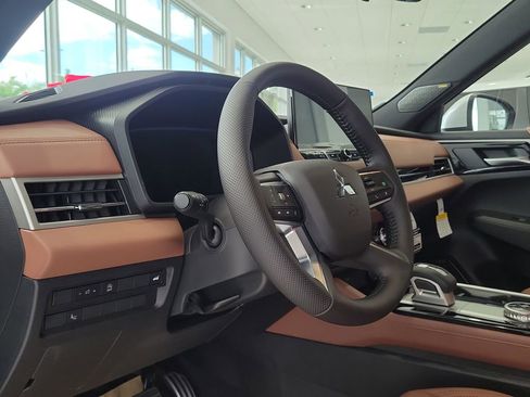 New 2026 Mitsubishi Outlander SEL image 8