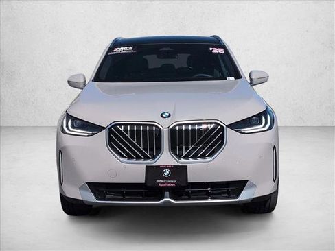 Used 2025 BMW X3 xDrive30i w/ Premium Package image 2