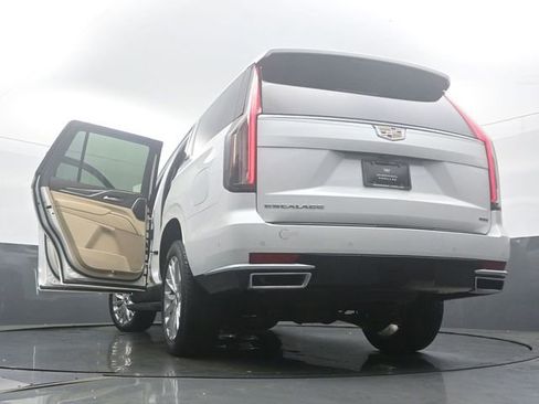 Certified 2023 Cadillac Escalade Premium Luxury AWD/4WD image 60