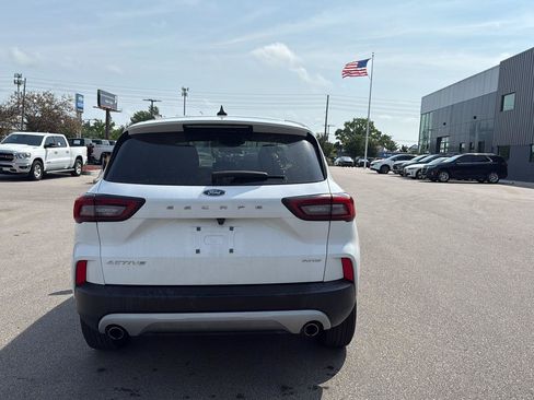 Used 2023 Ford Escape Active AWD/4WD image 4