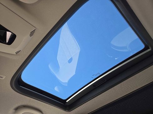 Used 2025 MINI Cooper 2-Door Hardtop image 22