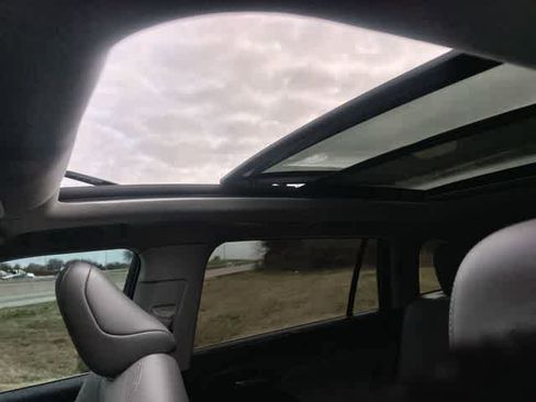 Used 2023 Toyota Highlander Platinum image 32