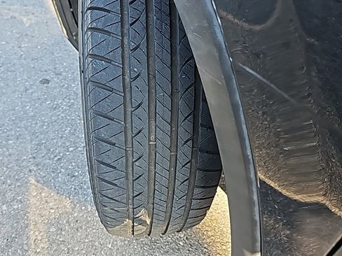 Used 2019 Volkswagen Tiguan SE image 30