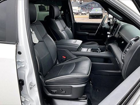 Used 2025 RAM 3500 Limited image 27