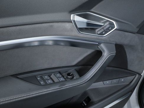 Certified 2022 Audi e-tron S Premium Plus w/ 21" Black Optic Package image 6