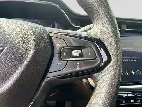 Used 2022 Chevrolet Bolt EUV LT FWD image 28