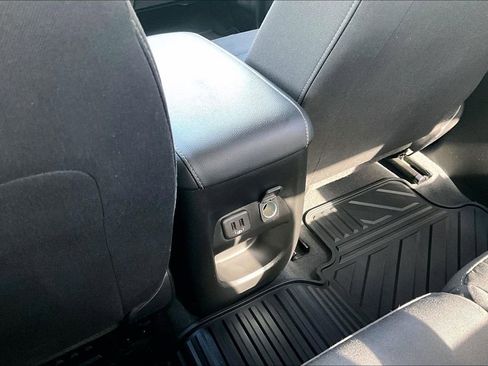 Used 2022 Chevrolet Colorado LT RWD image 35