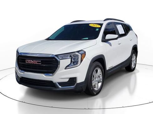Used 2022 GMC Terrain SLE w/ Driver Convenience Package FWD image 2