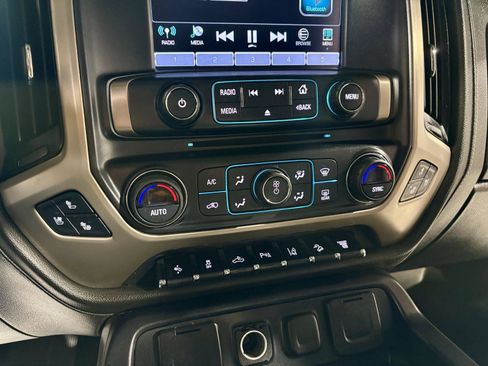 Used 2017 GMC Sierra 2500 Denali w/ Duramax Plus Package AWD/4WD image 35