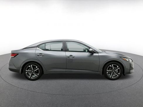 Used 2025 Nissan Sentra SV FWD image 10