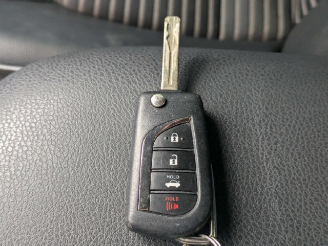 Used 2021 Toyota Camry SE FWD image 27