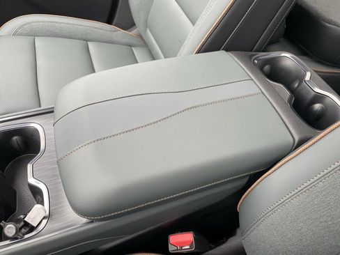 Used 2025 GMC Acadia AT4 w/ Luxury Package image 52