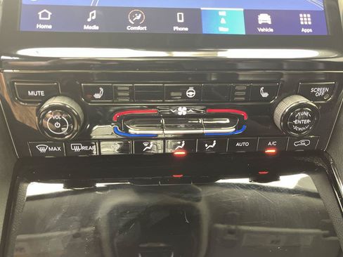 Used 2023 Jeep Grand Cherokee 4WD 4xe image 28