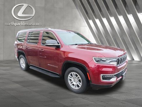 Used 2024 Jeep Wagoneer 2WD image 5