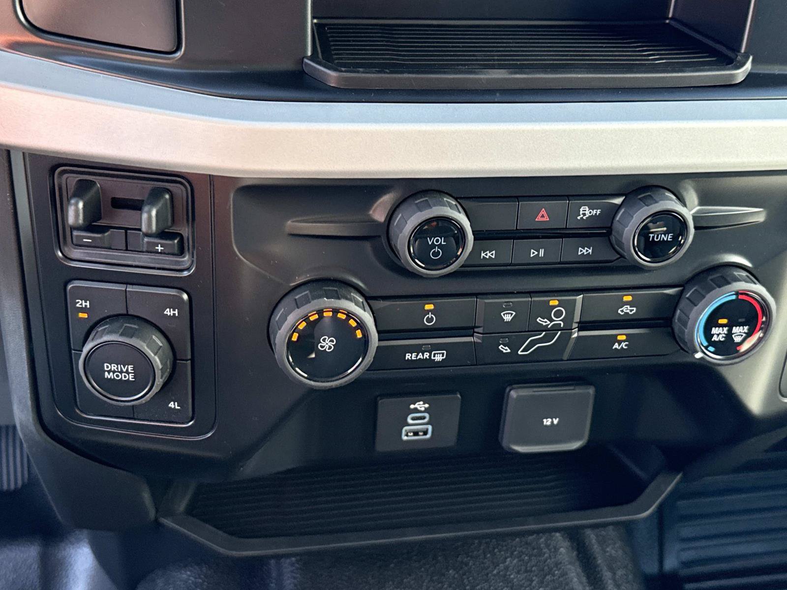 New 2027 Ford F550 4x4 Crew Cab image 15