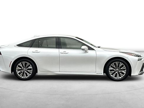 Used 2022 Toyota Mirai XLE image 7