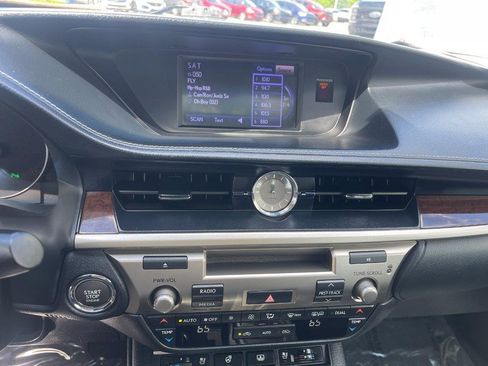 Used 2013 Lexus ES 350 w/ Luxury Pkg FWD image 37