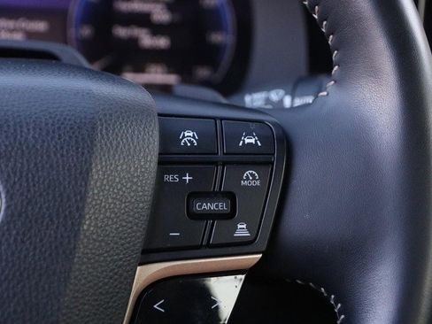 Used 2025 Toyota Crown Platinum image 14