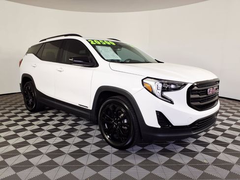Used 2020 GMC Terrain SLE w/ Driver Convenience Package FWD image 3
