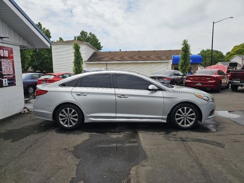 Used 2016 Hyundai Sonata Limited w/ Option Group 04 FWD image 13