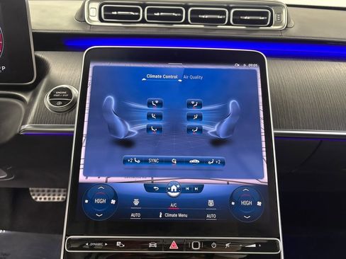 Used 2022 Mercedes-Benz S 580 4MATIC Sedan w/ AMG Line Package image 19