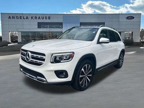 Used 2022 Mercedes-Benz GLB 250 4MATIC image 3