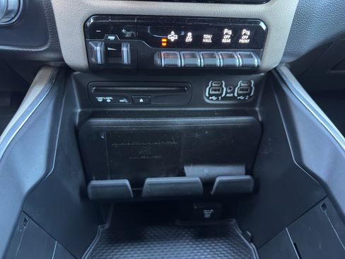 Used 2019 RAM 1500 Laramie AWD/4WD image 26