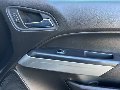 Used 2017 Chevrolet Colorado LT w/ Safety Package image 28