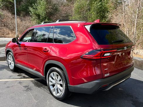 Used 2026 Toyota Grand Highlander Limited image 3