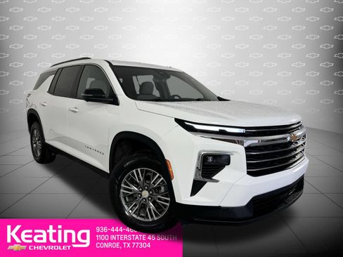 Used 2026 Chevrolet Traverse LT w/ Driver Confidence Package FWD image 3