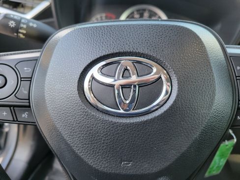 Used 2021 Toyota Corolla LE FWD image 23