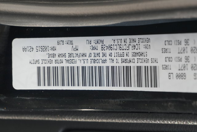 Used 2020 Jeep Grand Cherokee Overland AWD/4WD image 38