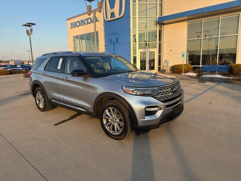 Used 2020 Ford Explorer Limited image 3