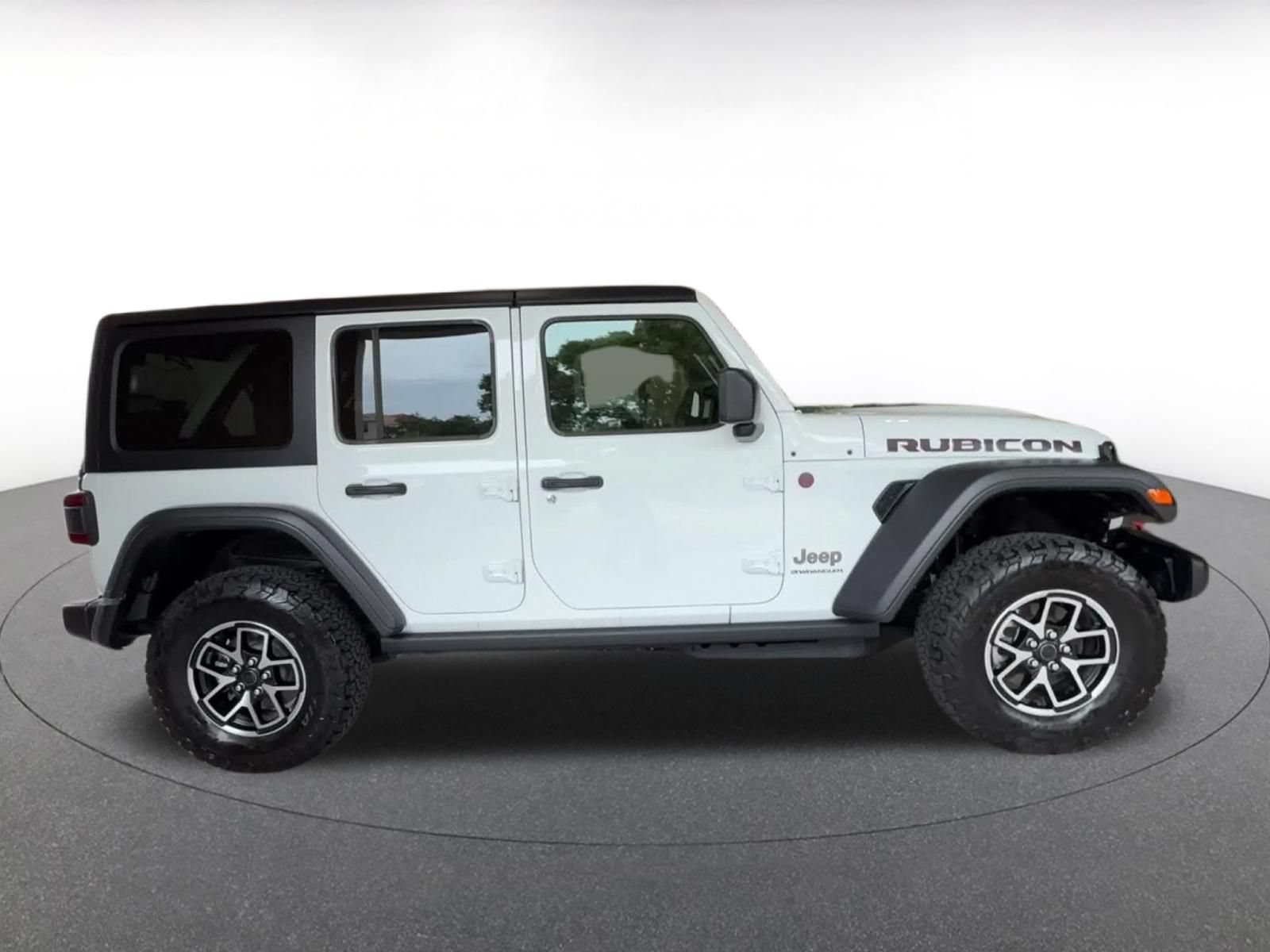 Used 2026 Jeep Wrangler Unlimited Rubicon AWD/4WD image 15