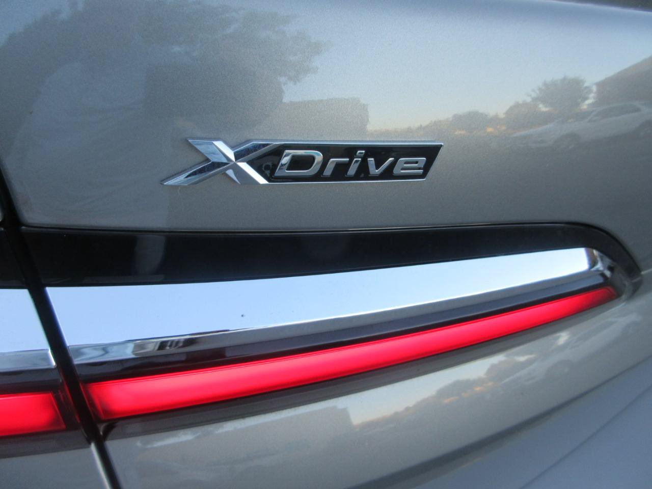 Used 2023 BMW 760i xDrive AWD/4WD image 3