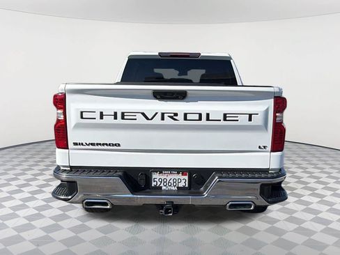 Used 2022 Chevrolet Silverado 1500 LT AWD/4WD image 6