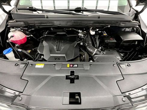 Used 2025 Kia Carnival LXS image 10