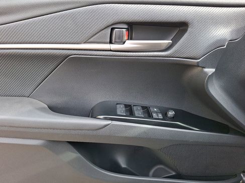 Used 2026 Toyota Camry SE image 11