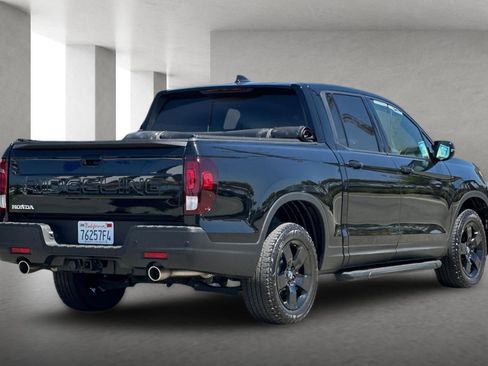 Certified 2025 Honda Ridgeline Black Edition image 4