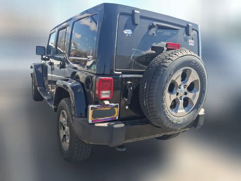 Used 2018 Jeep Wrangler Unlimited Sahara w/ Connectivity Group image 2