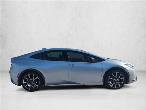 Used 2024 Toyota Prius Prime image 3