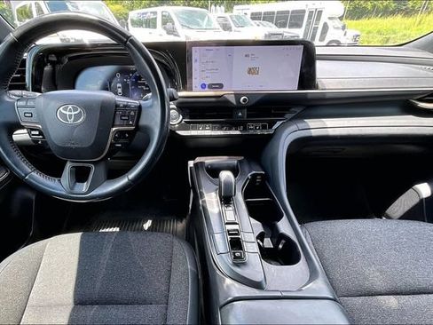 Used 2023 Toyota Crown AWD/4WD image 14
