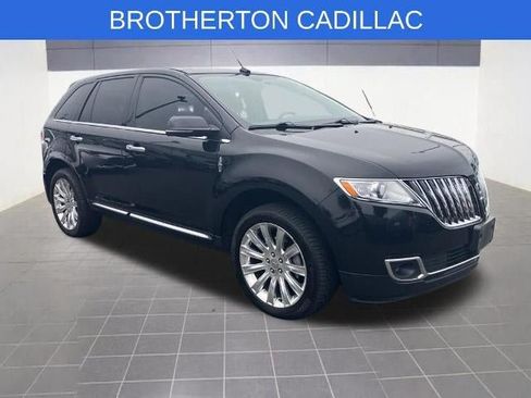 Used 2013 Lincoln MKX AWD image 3